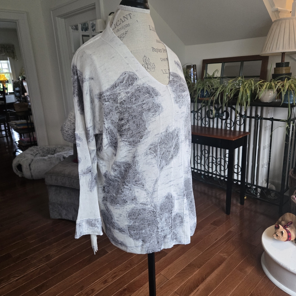NIC+ZOE Gray Floral Sweater